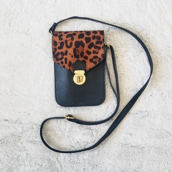 smartphone crossbody purse
